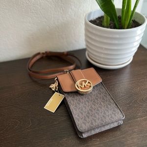 Michael Kors Carmen Crossbody NWT